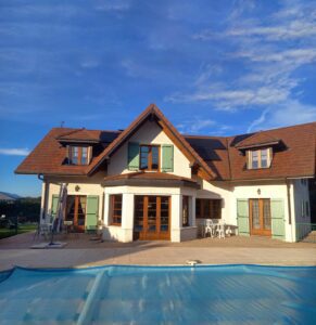 Maison st sixt volet battant