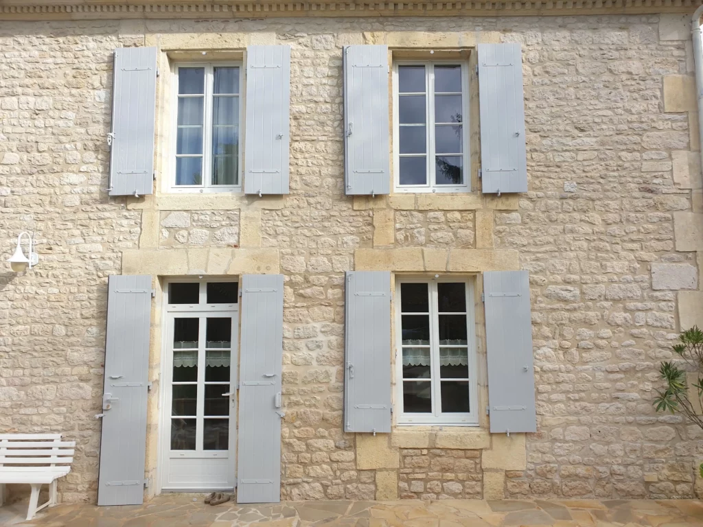 volets battant composite gris