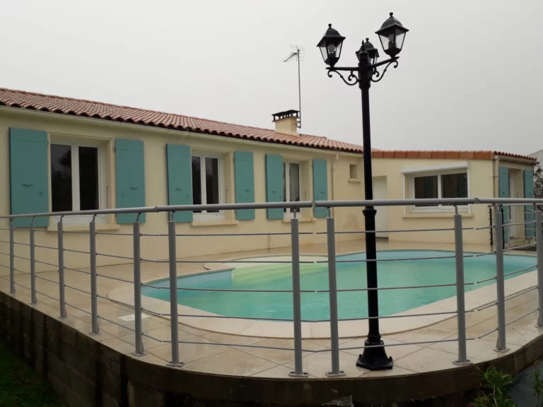 Volet battant résine couleur piscine !